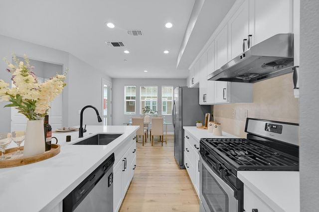 334 Circuit Way, Mountain View, CA 94043