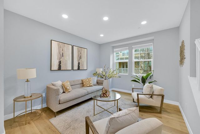 334 Circuit Way, Mountain View, CA 94043