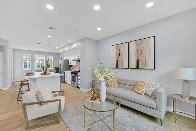 334 Circuit Way, Mountain View, CA 94043