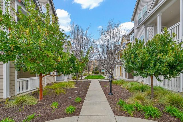 334 Circuit Way, Mountain View, CA 94043