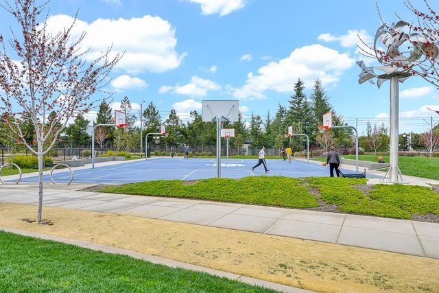 334 Circuit Way, Mountain View, CA 94043