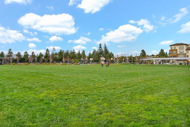 334 Circuit Way, Mountain View, CA 94043