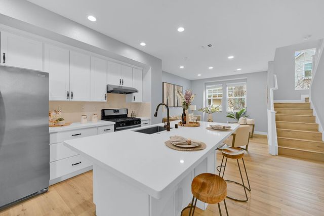 334 Circuit Way, Mountain View, CA 94043