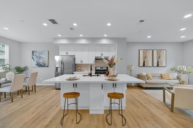 334 Circuit Way, Mountain View, CA 94043
