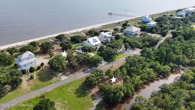 7205 Belle Fontaine Drive, Ocean Springs, MS 39564