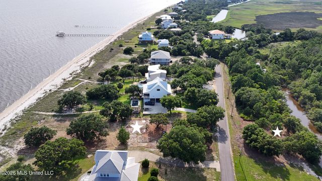 7205 Belle Fontaine Drive, Ocean Springs, MS 39564