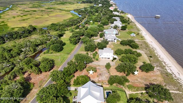 7205 Belle Fontaine Drive, Ocean Springs, MS 39564