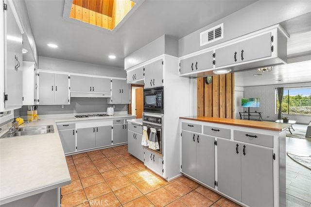 20505 Claremont Avenue, Riverside, CA 92507