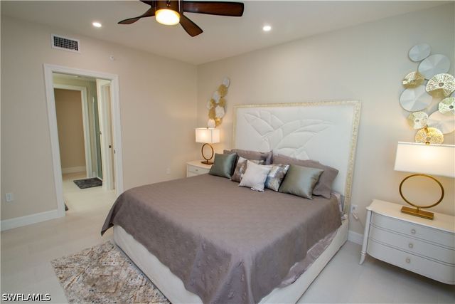 262 Indies Dr 101, Naples, FL 34114