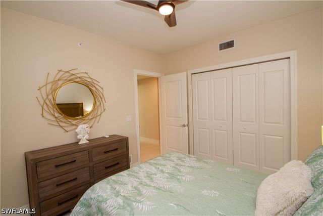 262 Indies Dr 101, Naples, FL 34114