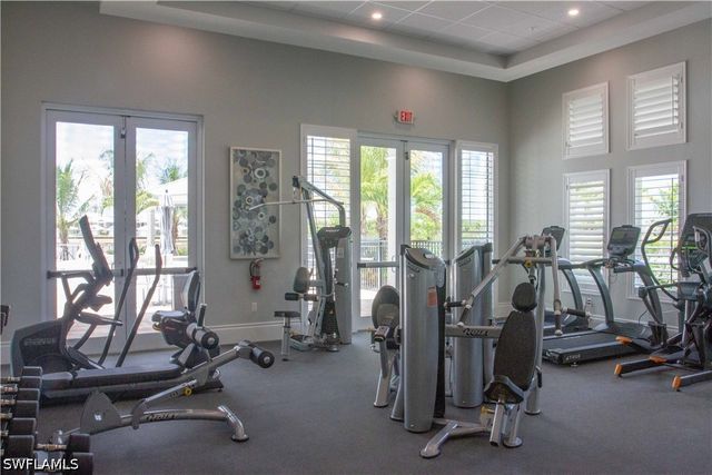 262 Indies Dr 101, Naples, FL 34114