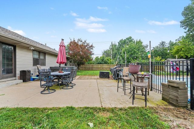 52979 Red Fox Trail, South Bend, IN 46628