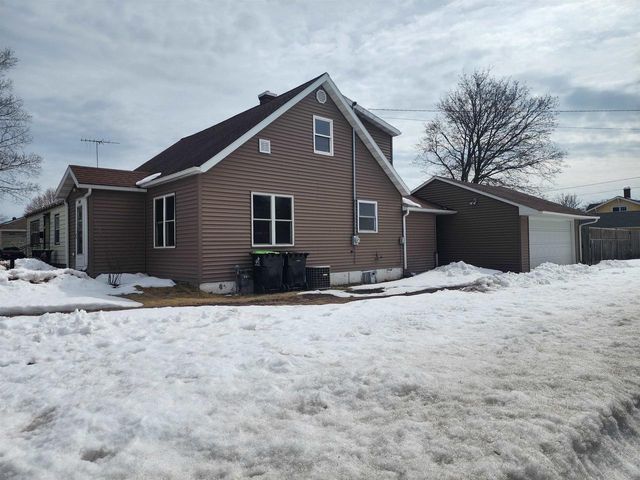 2421 15TH AVENUE, Menominee, MI 49858