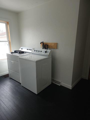 2421 15TH AVENUE, Menominee, MI 49858