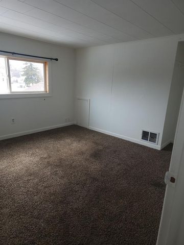 2421 15TH AVENUE, Menominee, MI 49858