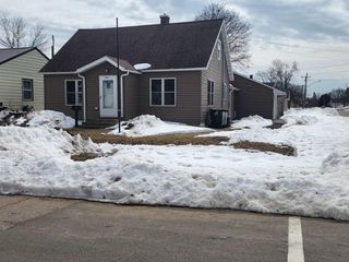 2421 15TH AVENUE, Menominee, MI 49858