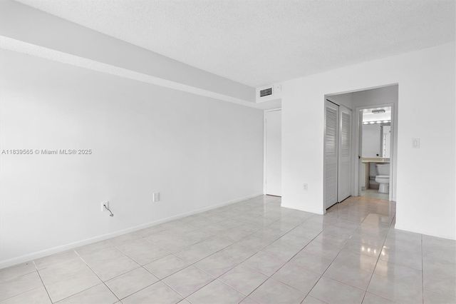 9135 SW 125th Ave 309P, Miami, FL 33186