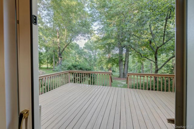 107 Moffat Road, Washingtonville, NY 10992