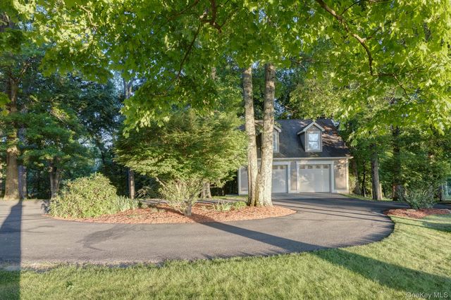 107 Moffat Road, Washingtonville, NY 10992