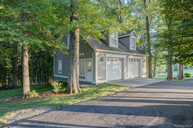 107 Moffat Road, Washingtonville, NY 10992
