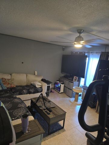 2164 White Pine Circle B, Greenacres, FL 33415