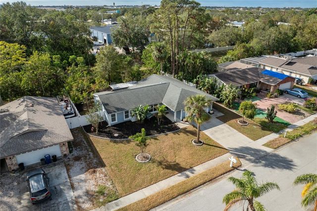 1010 SOUTHERN PINE LANE, Sarasota, FL 34243