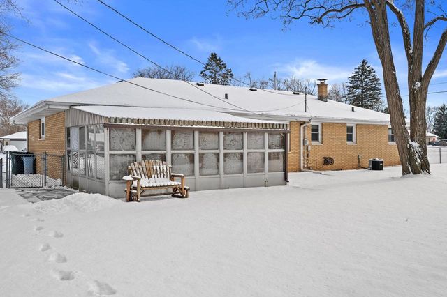 W152N5519 Beaver DRIVE, Menomonee Falls, WI 53051