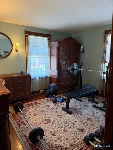39 Forbes Place, East Haven, CT 06512