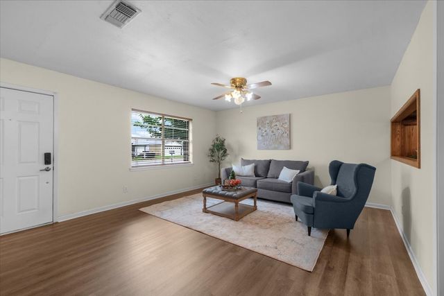 110 Lora Lane, Weatherford, TX 76088
