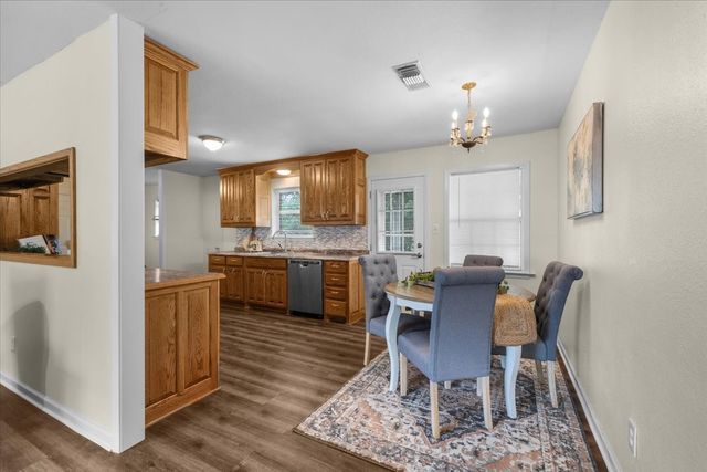 110 Lora Lane, Weatherford, TX 76088