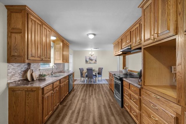 110 Lora Lane, Weatherford, TX 76088