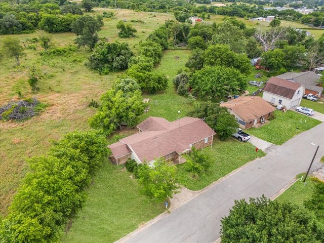 110 Lora Lane, Weatherford, TX 76088