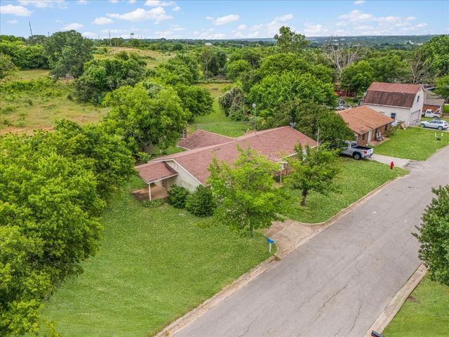 110 Lora Lane, Weatherford, TX 76088