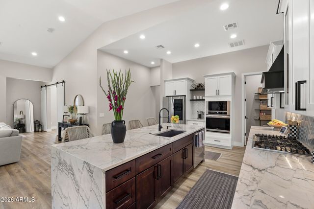 3927 N 13TH Place, Phoenix, AZ 85014