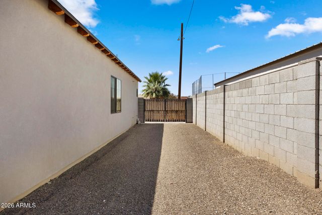 3927 N 13TH Place, Phoenix, AZ 85014