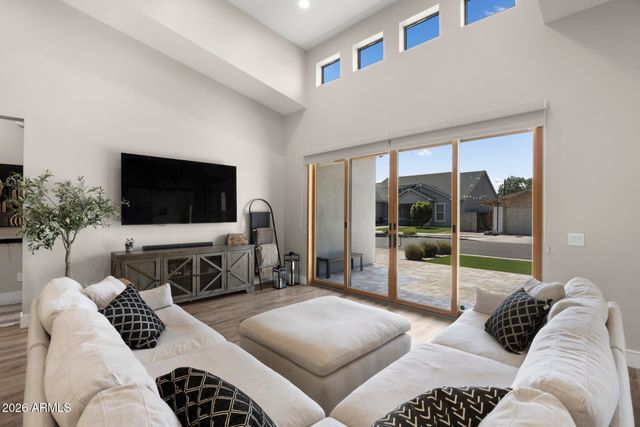 3927 N 13TH Place, Phoenix, AZ 85014