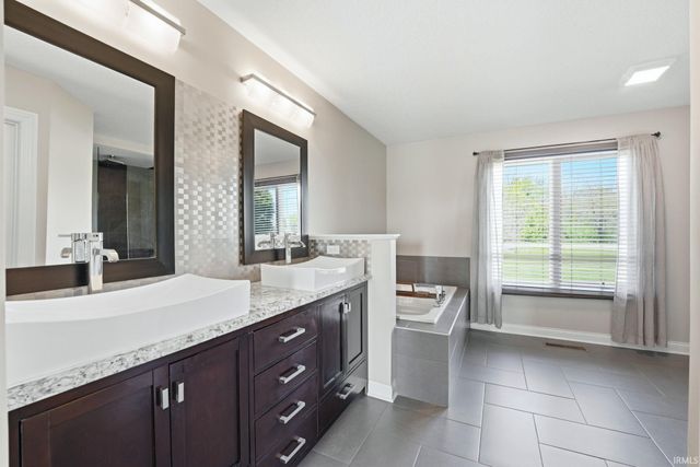 12063 Lower Huntington Road, Roanoke, IN 46783