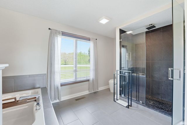 12063 Lower Huntington Road, Roanoke, IN 46783