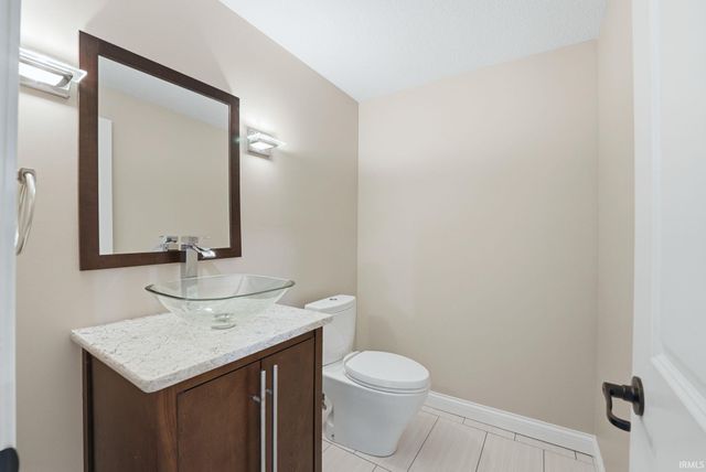12063 Lower Huntington Road, Roanoke, IN 46783