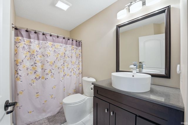 12063 Lower Huntington Road, Roanoke, IN 46783
