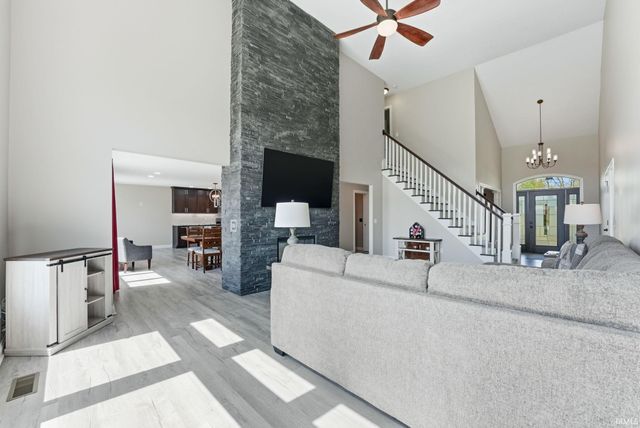 12063 Lower Huntington Road, Roanoke, IN 46783
