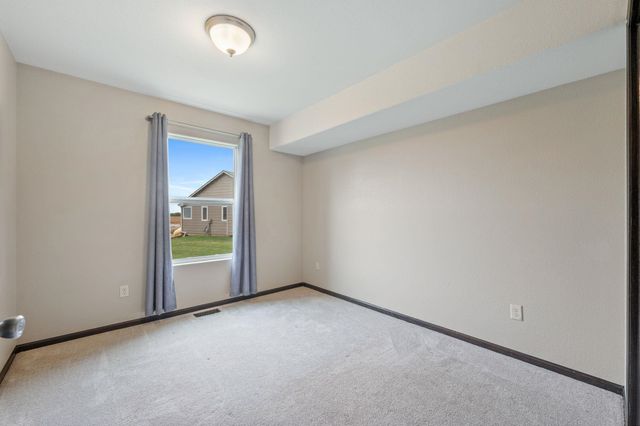 912 Sandalwood Cir, Augusta, KS 67010