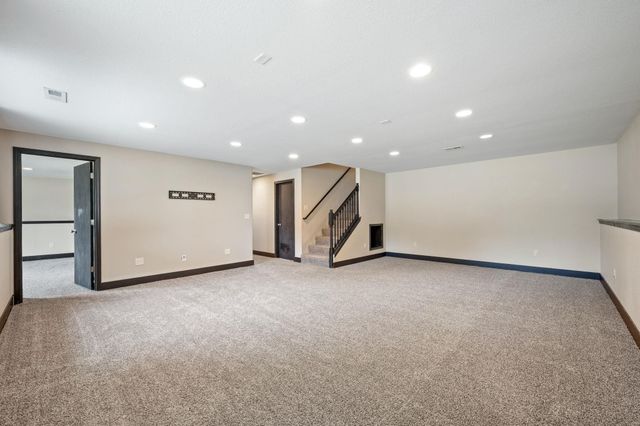 912 Sandalwood Cir, Augusta, KS 67010