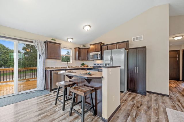 912 Sandalwood Cir, Augusta, KS 67010