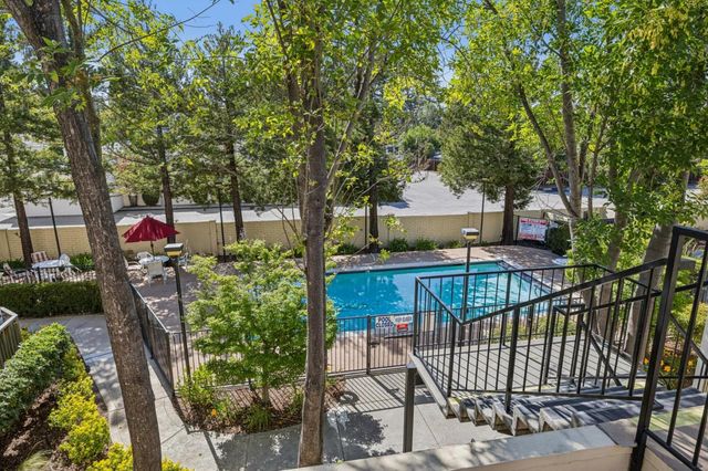 576 W Parr Avenue 32, Los Gatos, CA 95032