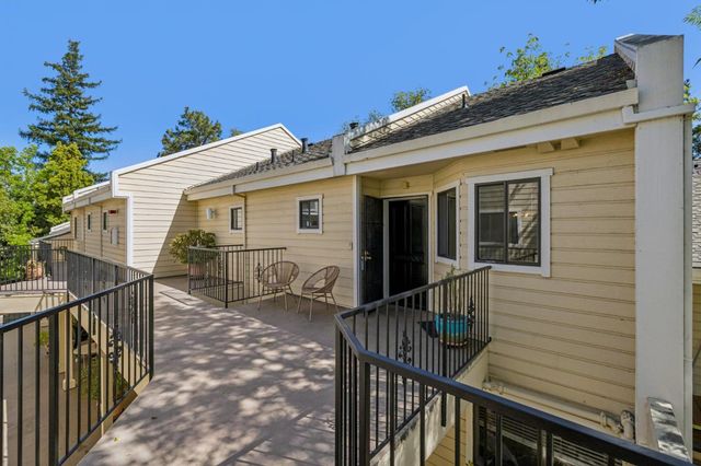 576 W Parr Avenue 32, Los Gatos, CA 95032