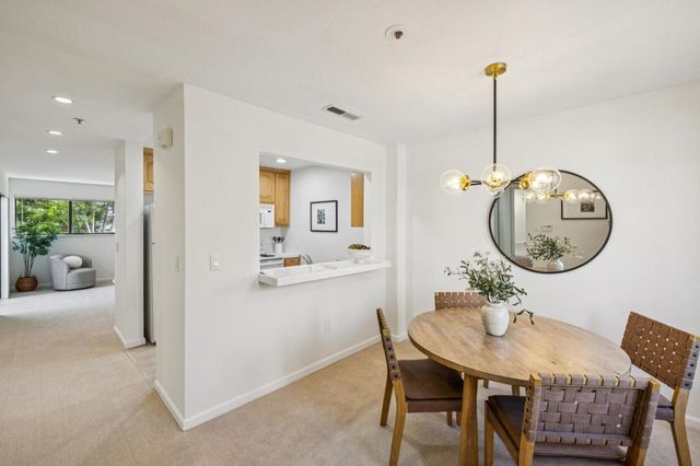 576 W Parr Avenue 32, Los Gatos, CA 95032