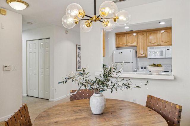 576 W Parr Avenue 32, Los Gatos, CA 95032