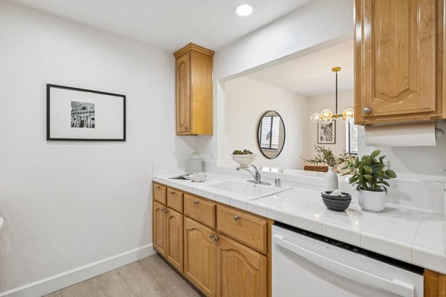 576 W Parr Avenue 32, Los Gatos, CA 95032