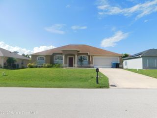 270 Olsmar Street SW, Palm Bay, FL 32908